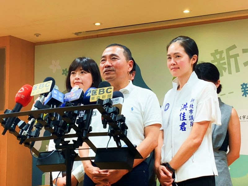 ▲侯友宜以82.4%的支持度大勝衛福部長陳時中,他回應做好市長職責就好。(圖/記者宋原彰攝,2020.07.13)