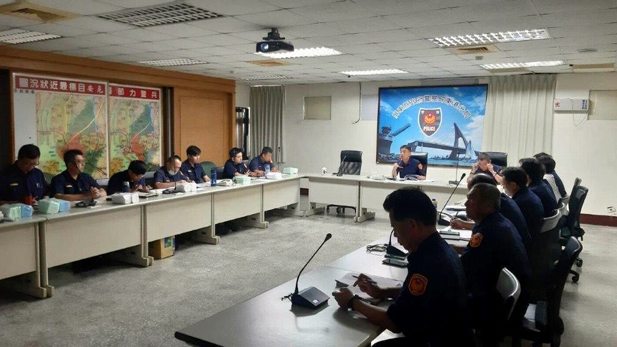 ▲109年軍民聯合防空萬安43號演習，7月14號星期二下午1點30分到2點舉行，東港警分局長謝政憲主持勤前會議強調，警報發放後，不實施交通管制，人車也不用疏散避難。（圖／東港警分局提供 2020.07.13）