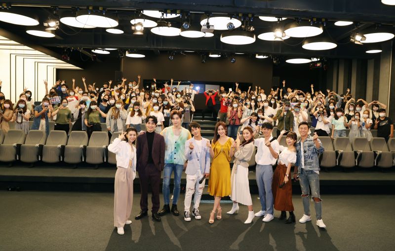 ▲菜浿梨子(左起)、厲政達、宋偉恩、李博翔、梁以辰、呂維真、章哲銘、葉芸希、游書庭。(圖