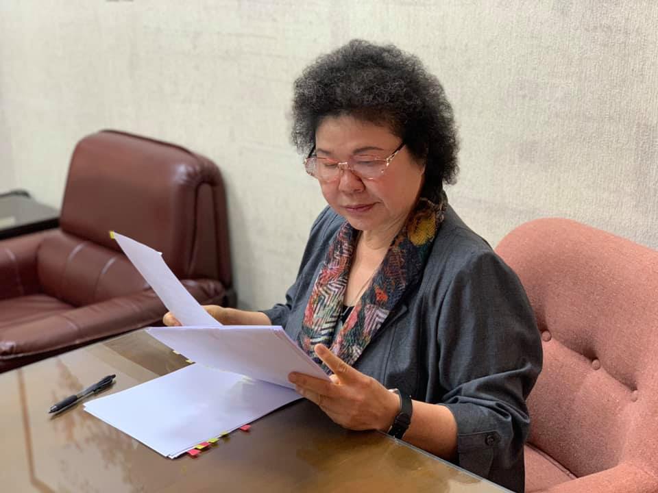 ▲陳菊在立法院等待備詢時間開始。 (圖／翻攝陳菊臉書)