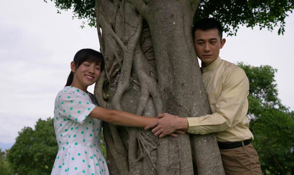 ▲米可白（左）、曾子益上演粉紅泡泡情節。（圖 / 台視提供）