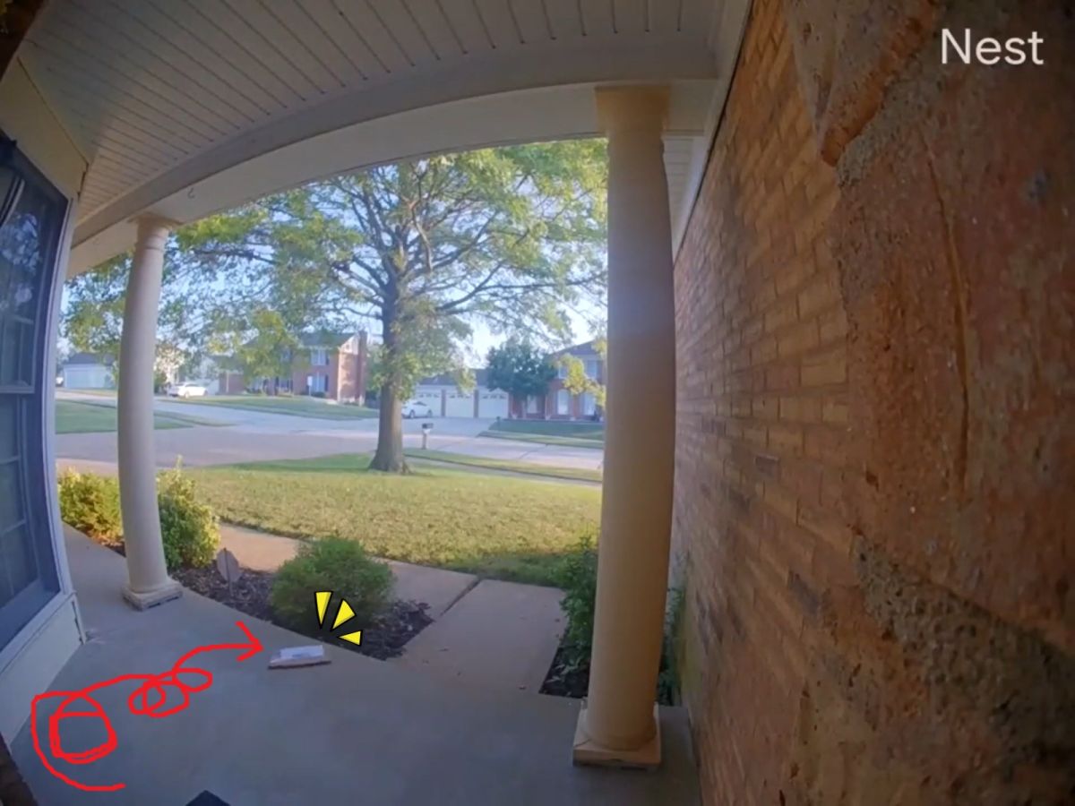 ▲信封以奇怪的軌跡行進著。（圖／Jake Elking）