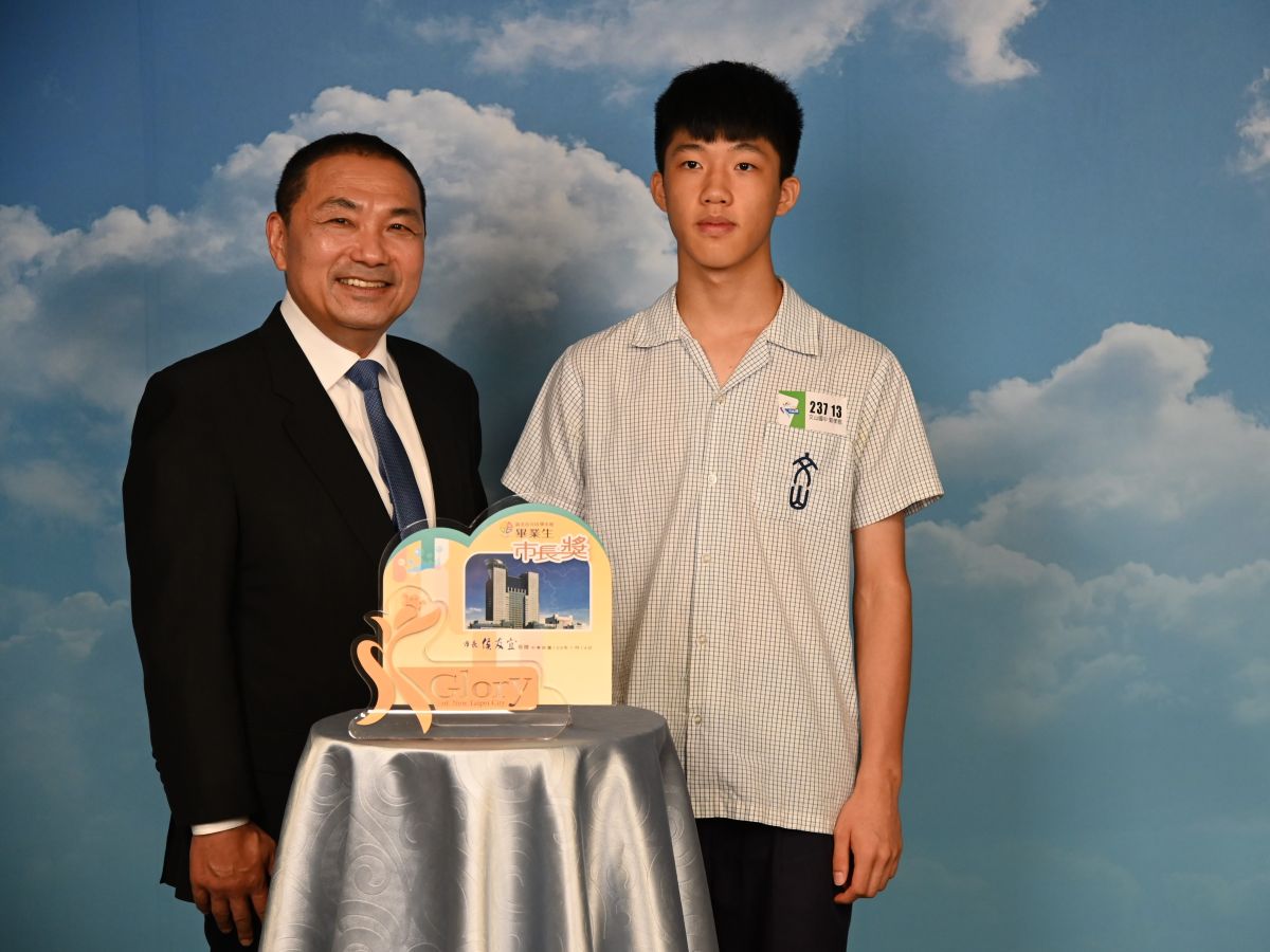 ▲文山國中數理資優班學生郭孝恩從小出身清寒家庭，靠勤學考上建國中學，如今獲市長獎肯定。（圖／新北市教育局提供）