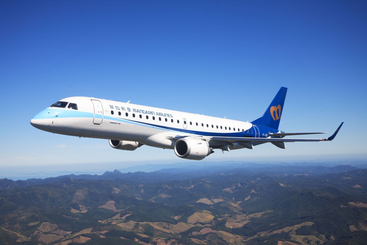 ▲中秋節及國慶日離島機票， 7 月 27 日上午 9 時起開放訂位。（圖／華信航空）