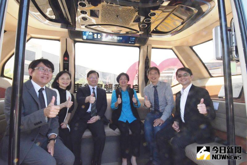 ▲經濟部常務次長林全能今(14)日與彰化縣長王惠美共同體驗,感受自動駕駛帶來的創新科技體驗。(圖/記者陳雅芳攝,2020.07.14)