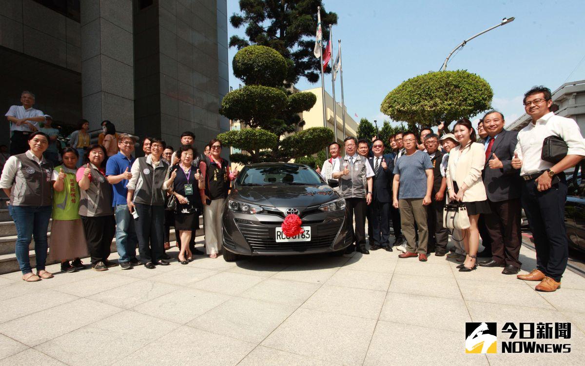 ▲拿振興券到桃園夜市，可以200元能換400元，消費滿額還能抽switch、電動機車，最大獎項是汽車一台。（圖／記者李春台攝）