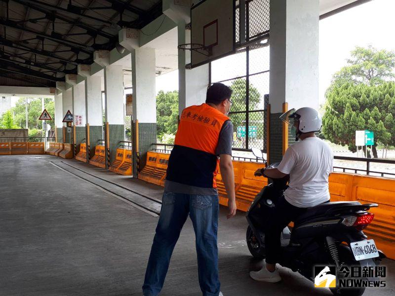 遊戲規則改了！考機車駕照就算有「汽車駕照」也要筆試
