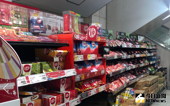 ▲未來出國回台後，糖果、餅乾等食品，每日不得超過6公斤，違者最重開罰300萬元。（示意圖／NOWnews資料照）