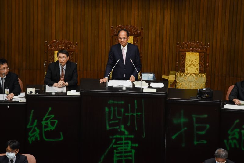 立法院審查監委人事案,民進黨清場成功
