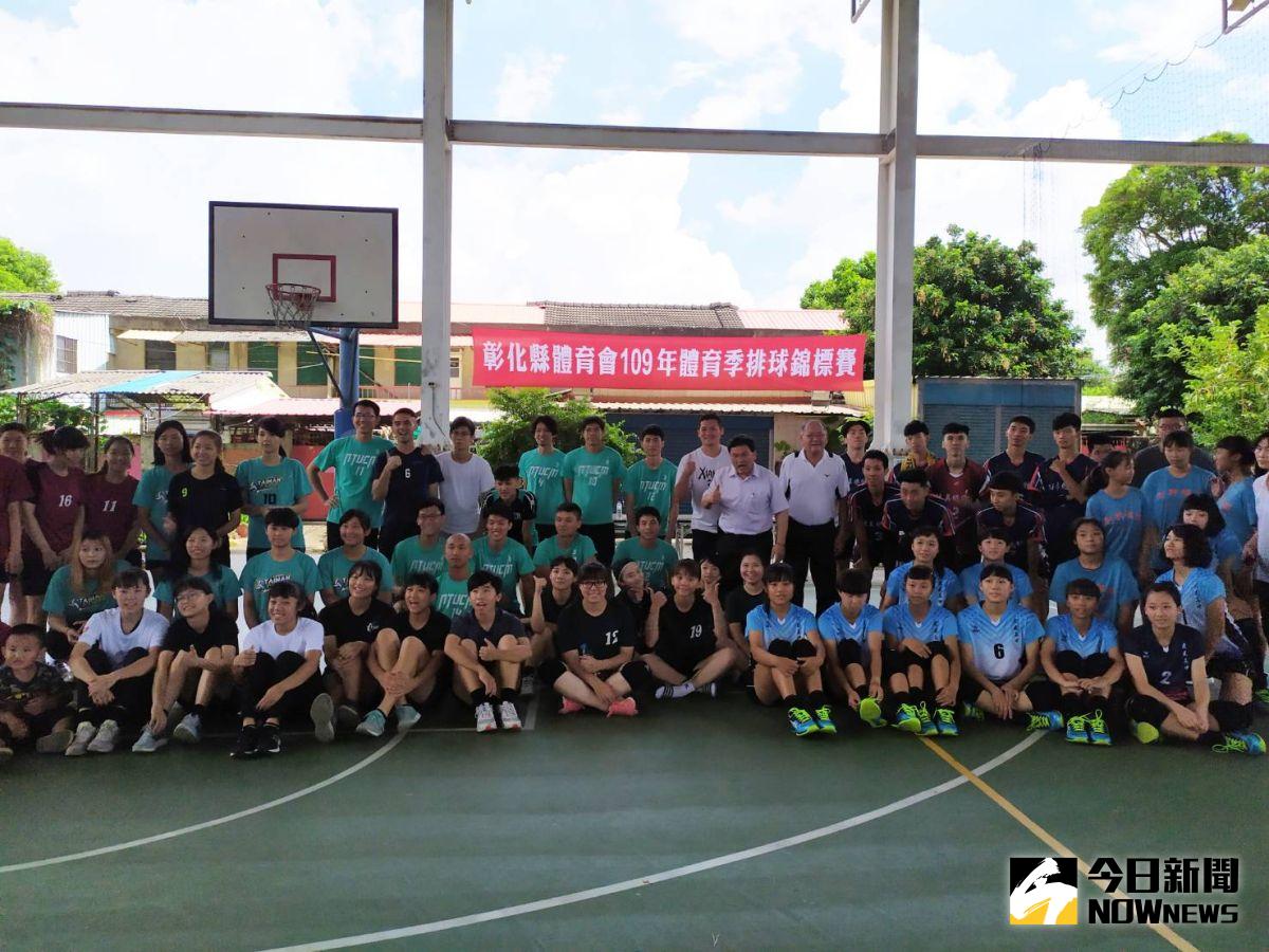 ▲彰化縣體育會「體育季」排球錦標賽17、18、19三天，在彰化高商風雨球場舉行。（圖／記者葉靜美攝，2020.07.17）