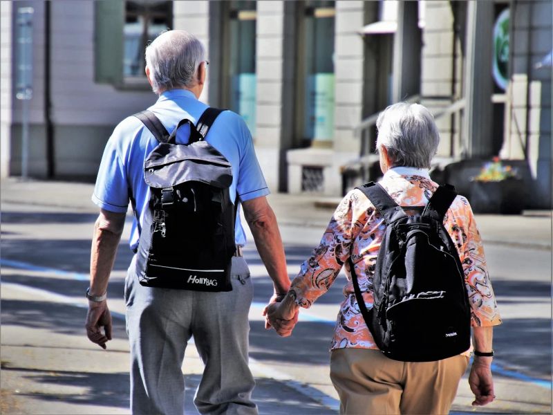 ▲台灣步入高齡化社會，對年邁長輩的照顧成為許多家庭的課題。（示意圖／翻攝自Pixabay）