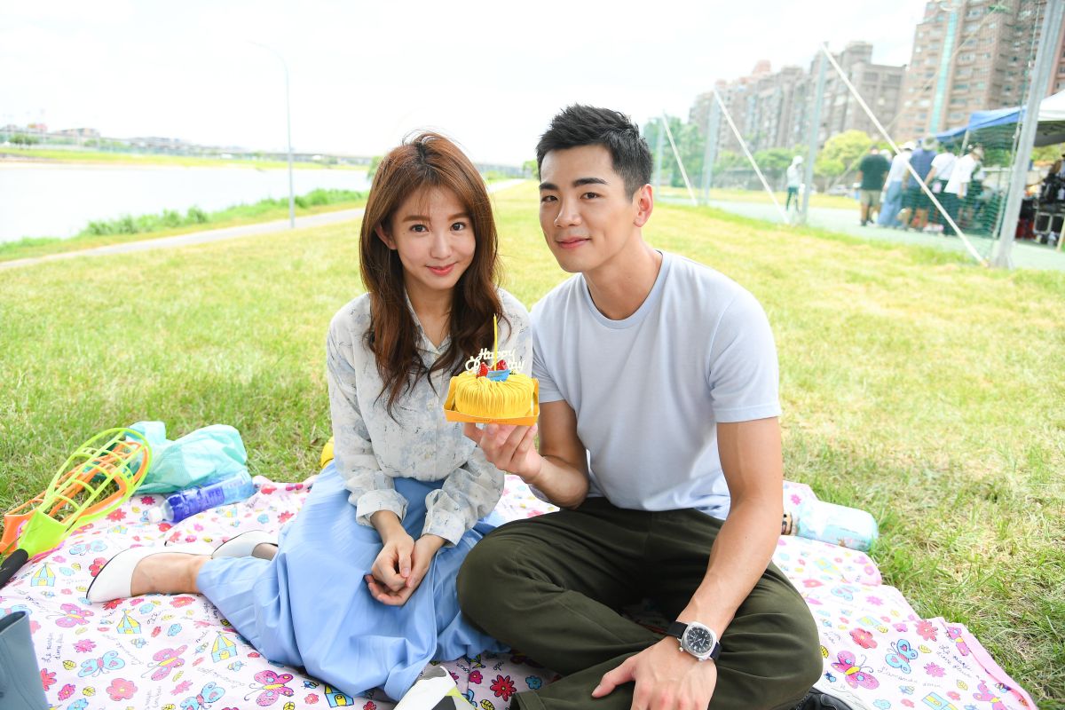 ▲郭書瑤（左）迎來30歲生日。（圖 / 三立提供）