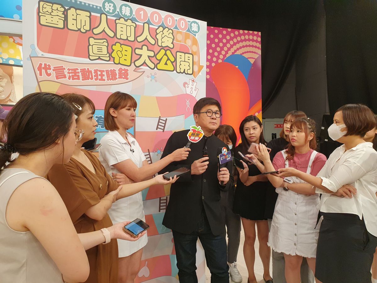 ▲胡瓜（中）拋退休震撼彈。（圖／東森綜合台）