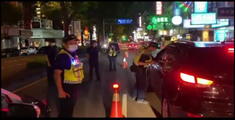 ▲台中市連績三天「安城專案」,一夜執行多次臨檢(圖/記者鄧力軍翻攝)