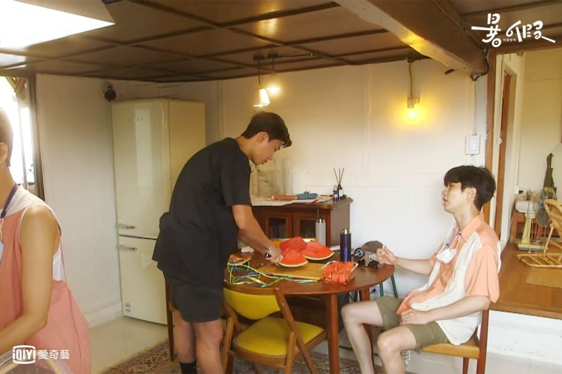 ▲▼朴敘俊(上圖中)跟崔宇植、鄭裕美感情很好。(圖/愛奇藝台灣站)