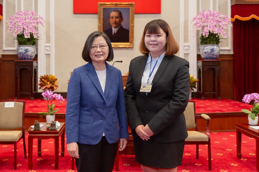 ▲致理科技大學呂佳軒（上圖）及林佩縈二位學生參與第27屆國際傑人會「傑青獎」選拔，分別奪下「傑出社團獎」及「傑出社團領袖獎」。（圖／致理科技大學提供）