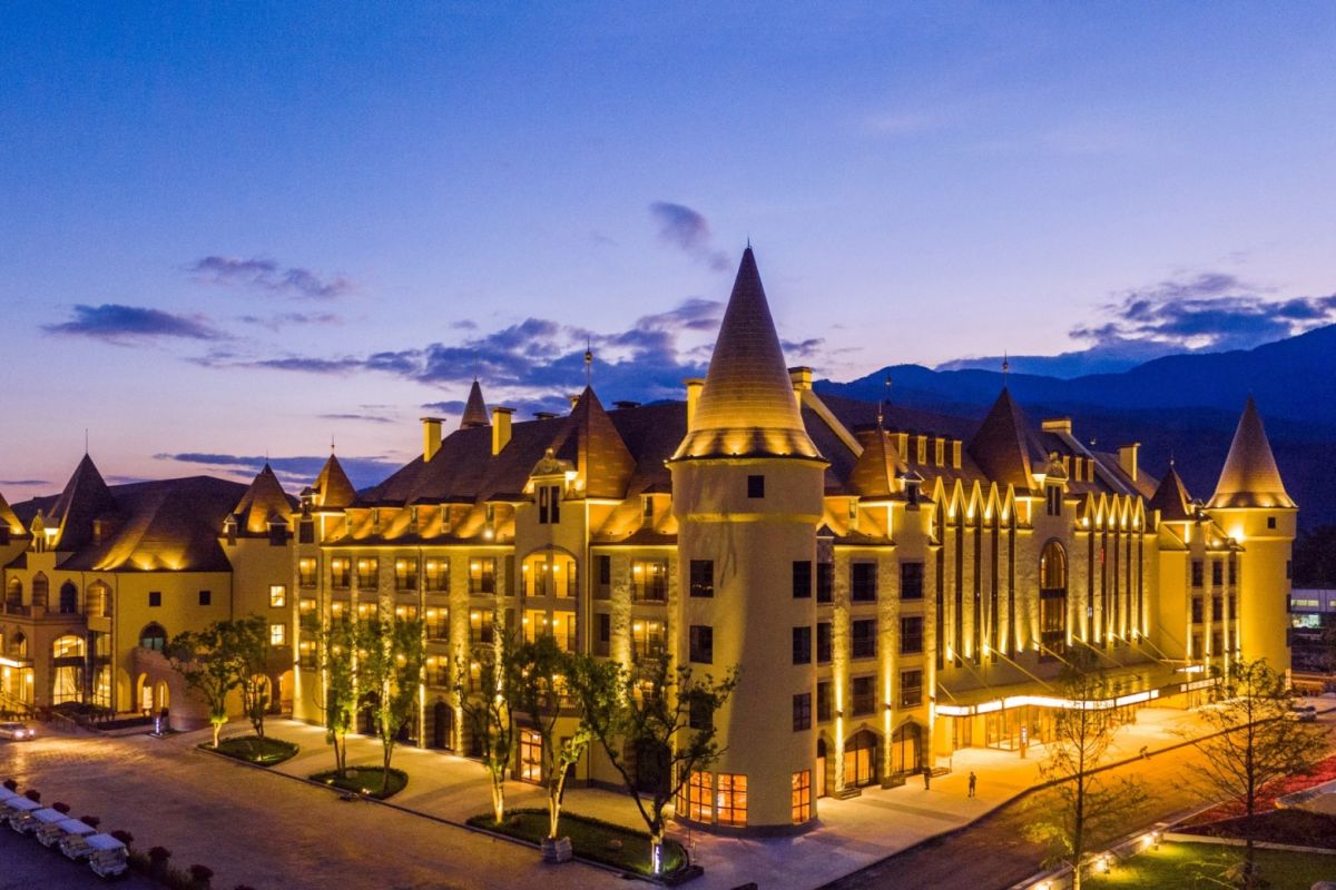 ▲觀光局「卓越五星級旅館」（五星＋）標章今（ 21 ）日舉行頒獎儀式，僅有瑞穗天合國際觀光酒店和台北美福大飯店獲獎。（圖／天成飯店集團）