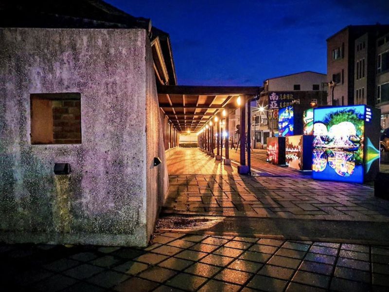 ▲永成戲院夜景(IG/@running_and_riding_rab)