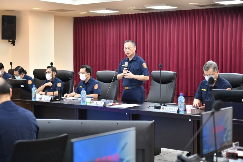 ▲日前黑衣人對義警辦餐敘的餐廳丟蟑螂,初步調查是餐廳和人有債務糾紛,並非跟警方挑釁,警政署長陳家欽表示,犯案動機就給刑事局調查。(圖/資料照)