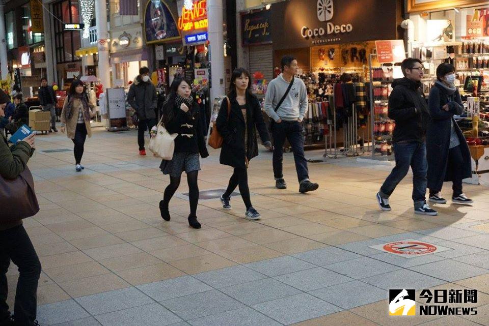 ▲日本解封跨縣市移動1個多月，雖然新冠肺炎病例暴增10倍，日本政府22日宣布將與台灣等12國針對商務人士往來，展開境管鬆綁措施協商。（圖／記者呂炯昌攝）