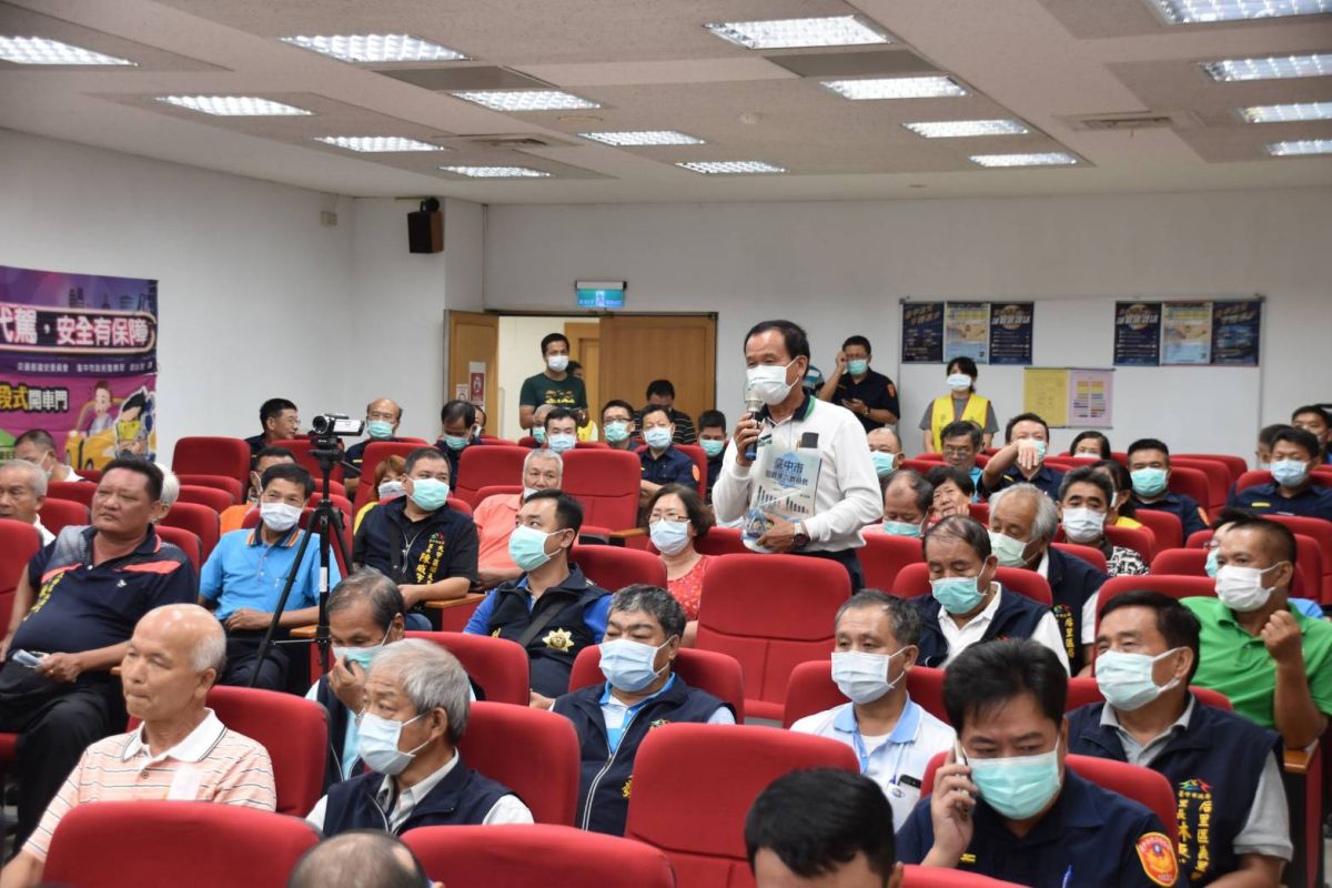 ▲大甲警分局「社區治安」會議，加強轄內里民與勤區員警橫向聯繫，共同維護社區治安。(圖／警方提供2020.7.23)