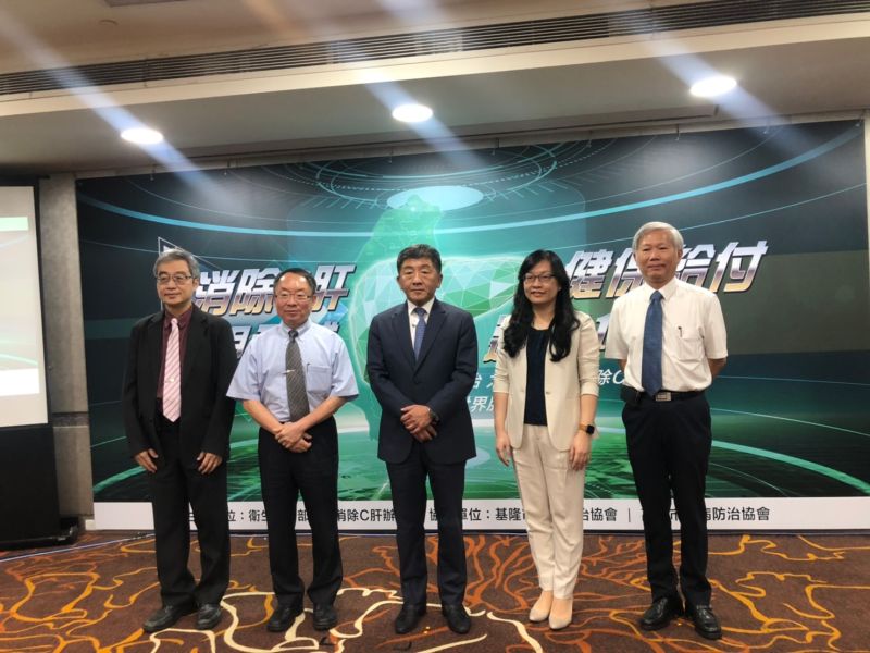 ▲衛福部部長陳時中,今天出席活動時,針對敏感的健保費率問題,只表示目前保費都還沒有特別的方案,內部還在討論中。(圖/記者劉雅文拍攝)