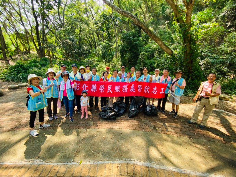 ▲彰化縣榮服處榮欣志工隊舉辦健行淨山活動,以實際行動關懷社區、回饋鄉里。(圖/記者葉靜美攝,2020.07.23)