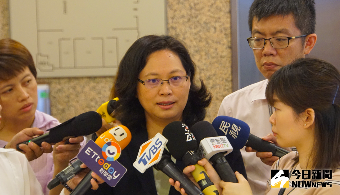 ▲李眉蓁宣佈放棄中山大學碩士學位，台灣民眾黨總召賴香伶表示，還是有誠信問題。（圖／記者呂炯昌攝.2020.07.24）