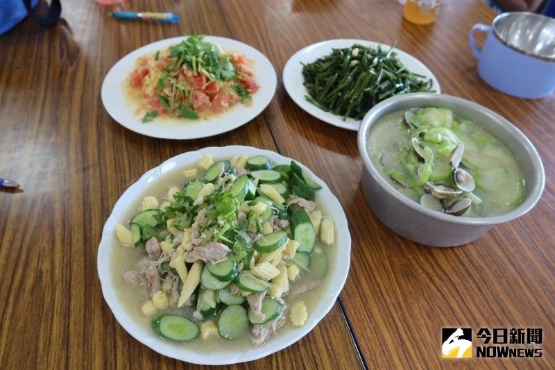 ▲中午由小四健們親手料理五菜一湯梅花餐。(圖/記者陳雅芳攝,2020.07.24)