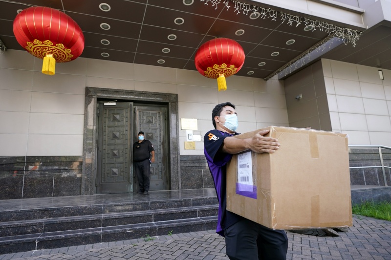 ▲美中之間的使館衝突持續升溫。圖為近日中國駐休士頓總領事館。(圖/美聯社/達志影像)
