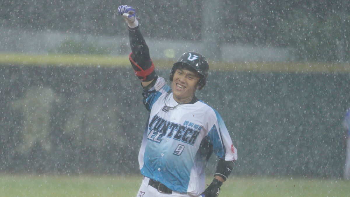 ▲雲科電機趙冠融擊出再見全壘打。（大專體總提供）