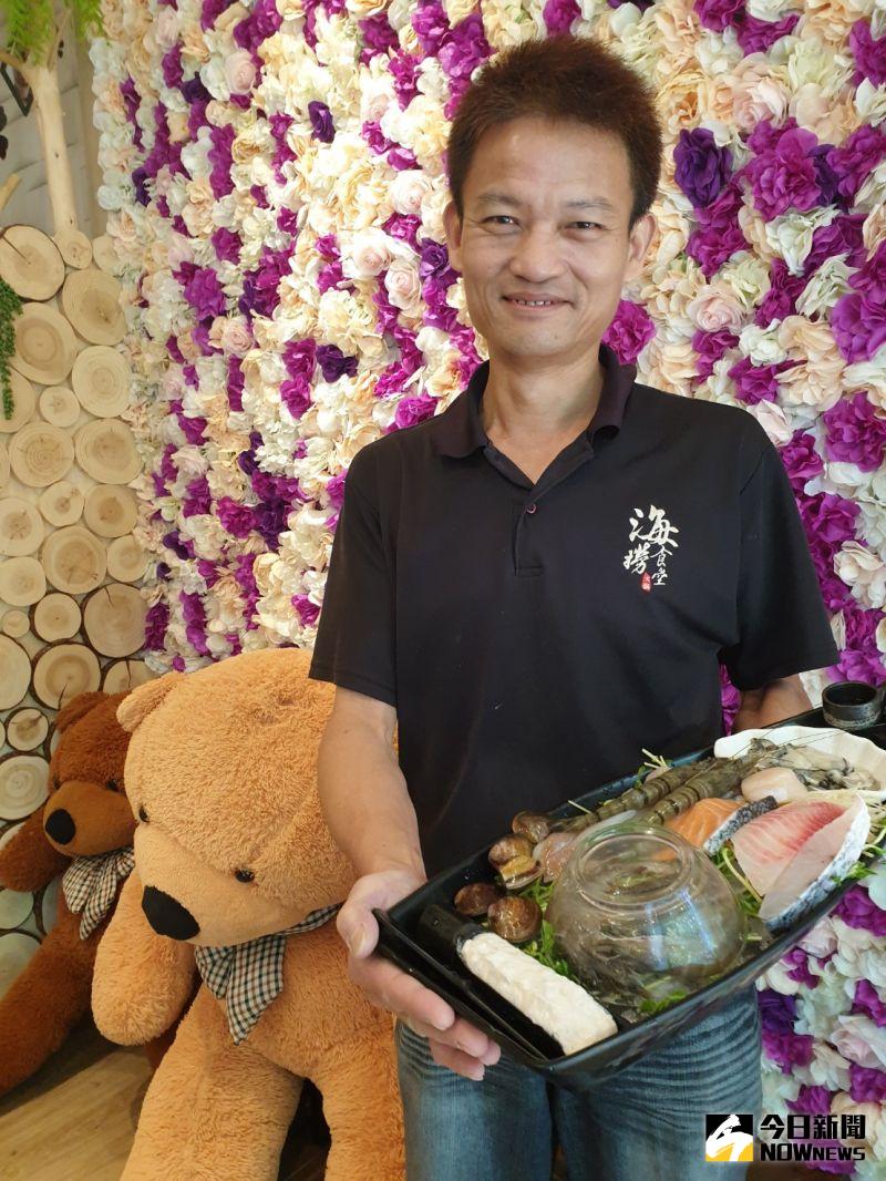 ▲海撈食堂迎合網美風,店內牌潢很浪漫,特設一座網美牆,滿滿花飾,滿足拍照打卡需求。(圖/金武鳳攝,2020.7.27)