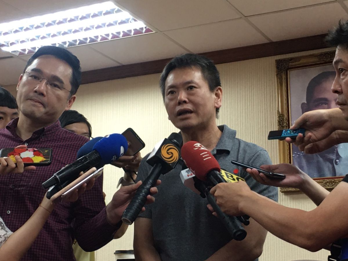 ▲朝野啟動修憲，國民黨團總召林為洲表示對於廢考監黨團有初步共識，預計9月1日就能送出國民黨的版本。 (圖/記者吳承翰攝)