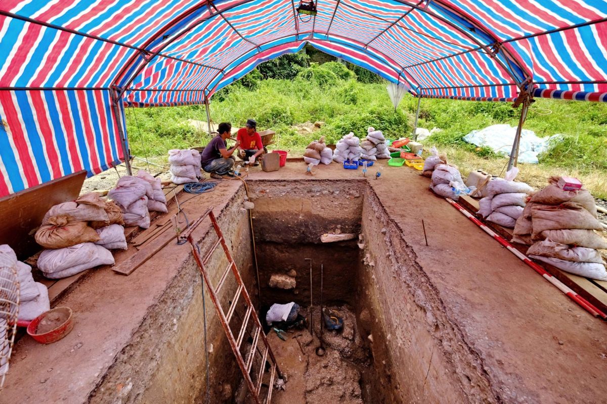 ▲基隆市文化局積極與在地合作，欲重現和平島考古遺址，並與居民共同參與現場導覽與考古發掘。（圖／基隆市文化局提供）
