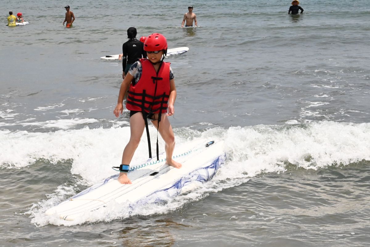 ▲新北市打造全臺首座兼具運動、文化與觀光功能的「衝浪學苑」，今(28)日正式啟用。（圖／新北市教育局提供）
