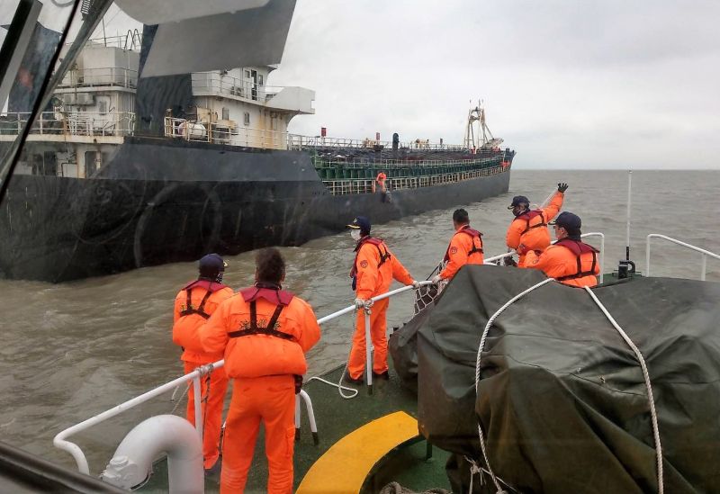 ▲海巡署表示，109年1月迄7月底，海巡艦船在臺灣灘海域驅離中國大陸抽（運）砂船計2,988艘次。（圖／澎湖海巡隊提供）