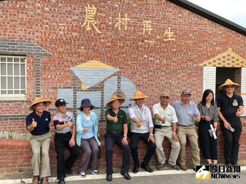 ▲陳吉仲走訪彰化縣埔鹽鄉大有社區,陳吉仲鼓勵民眾使用農遊券與三倍券,體驗農村旅遊並以行動支持農村與農業。(圖/記者陳雅芳攝,2020.07.28)