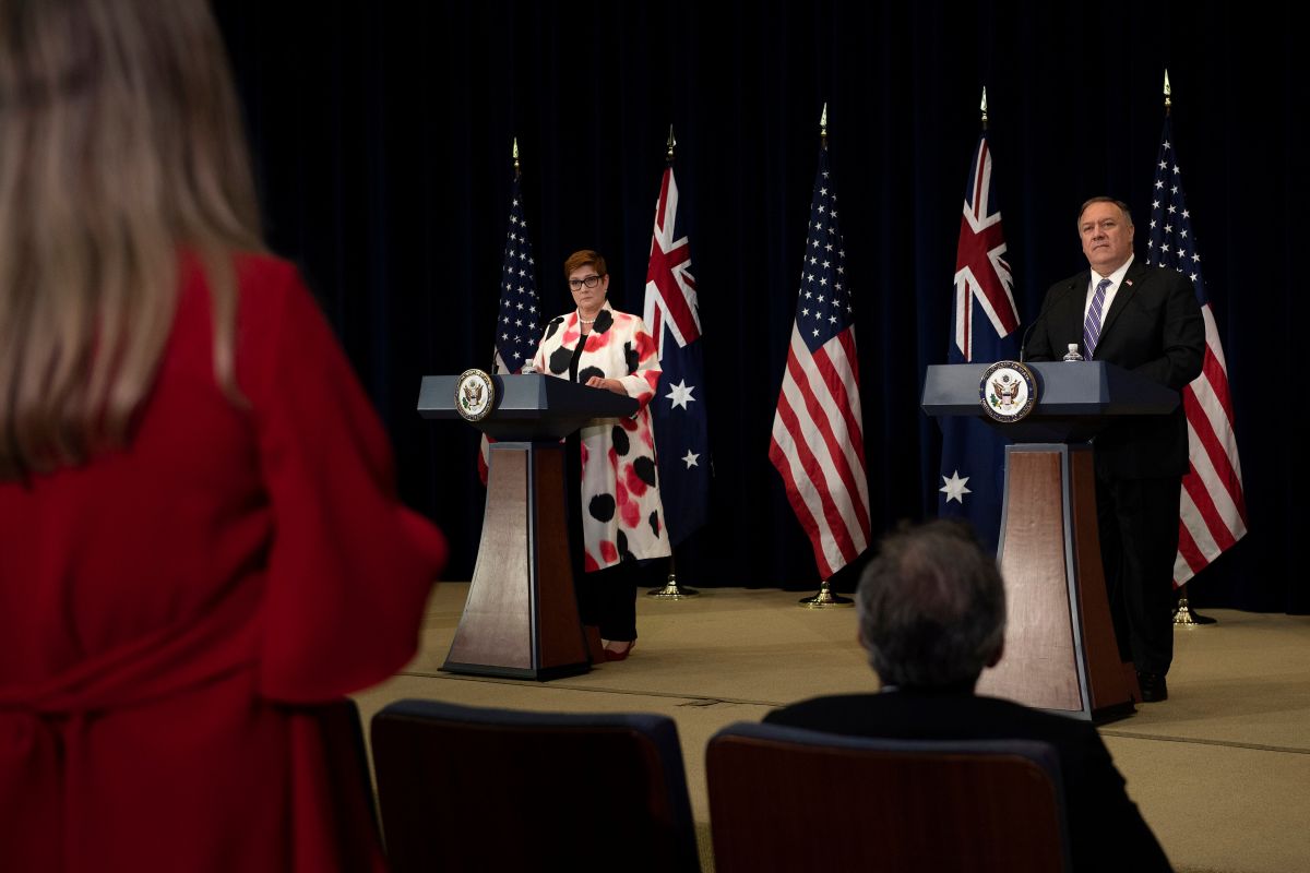 ▲美國國防部長艾斯培（Mark Esper）28日與國務卿蓬佩奧、澳洲國防部長雷諾茲（Linda Reynolds）、澳洲外交部長潘恩（Marise Payne）進行磋商，提到台灣在印太地區的重要作用。（圖／美聯社／達志影像）