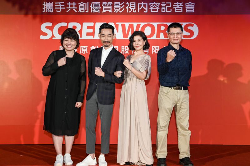 台灣原創影視《俗女養成記2》劇組出席記者會。（圖／CATCHPLAY）