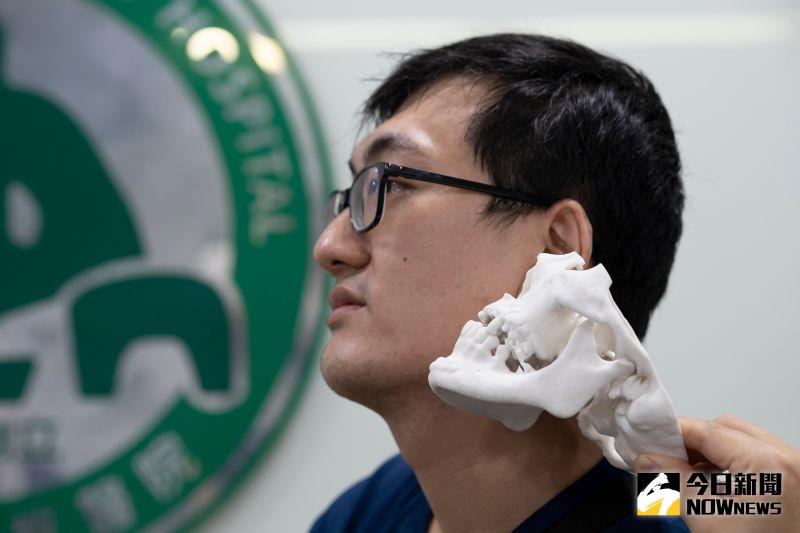 ▲林先生非常滿意手術結果,恢復良好且與術前相比,外觀幾乎沒有差異。(圖/記者陳雅芳攝,2020.07.29)