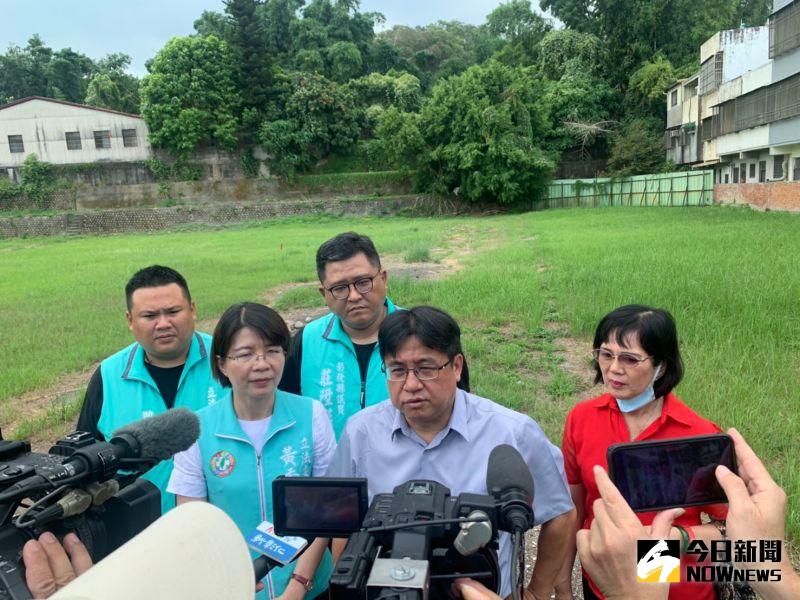 ▲內政部營建署長吳欣修到彰化市學士街與竹和路200巷社會住宅預定地實地勘察。(圖/記者陳雅芳攝,2020.07.29)