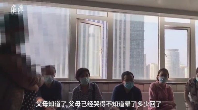 ▲中國武漢近日傳出隔離病房護士，疑似因不滿院方對護理人員不公而墜樓的事件，讓親友非常不能接受。（圖／翻攝自澎湃新聞）