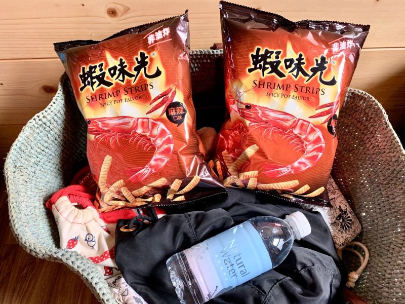 ▲出遊必備,這非油炸的酥脆口感,讓人吃了停不下來。(圖NOWnews攝)