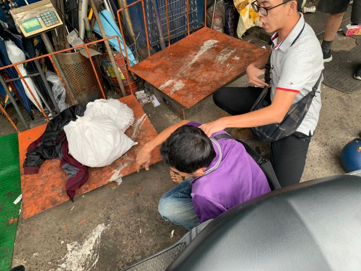 ▲大甲警分局在資源回收場，當場查獲台電失竊電纜線一批。(圖／柳榮俊翻攝)