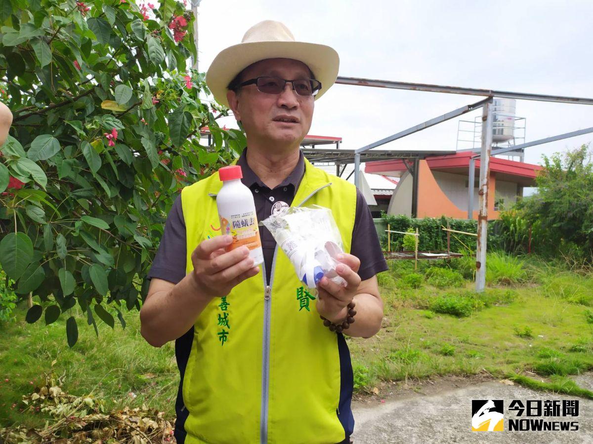 ▲防治疣胸琉璃蟻肆虐，彰化市長林世賢表示，已爭取到行政院農業委員動植物防疫檢疫局補助，但數量不夠，仍會向上級持續爭取並自行添購發放農民使用。（圖／記者葉靜美攝，2020.07.30）