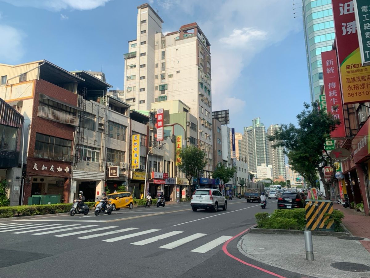 ▲高雄鹽埕區五福四路因建設而又點燃商圈動能。（圖／信義房屋提供）