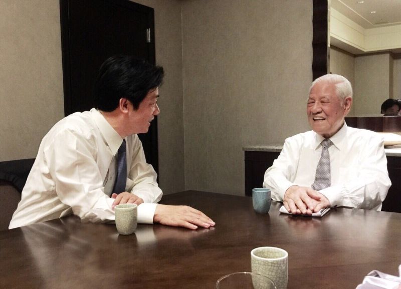 ▲副總統賴清德30日晚間在臉書發文悼念前總統李登輝(右),強調未來會繼續深化台灣民主、堅守台灣主權。(圖/翻攝自賴清德臉書)