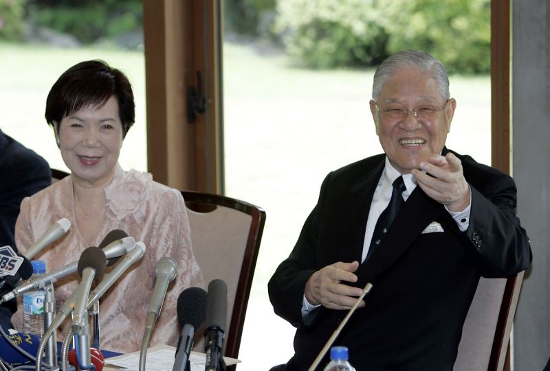 ▲前總統李登輝（右）30日晚間病逝，享耆壽98歲。(圖／達志影像／美聯社)