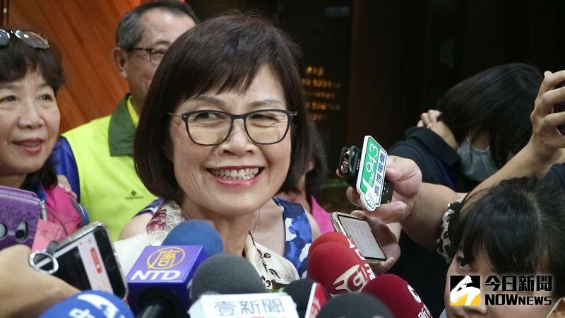 ▲國民黨曾麗燕取得出席過半數的35張選票,拿下議長寶座。(圖/記者鄭婷襄攝,2020.07.31)