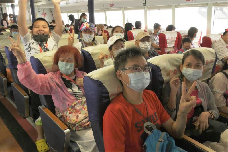 ▲小三通客輪接駁,舒適度大幅提升,遊客說讚。(圖/記者蔡若喬攝)